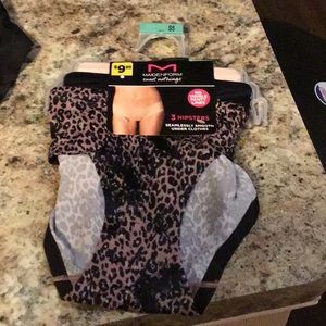 Ladies various print hipsters 3 pair.